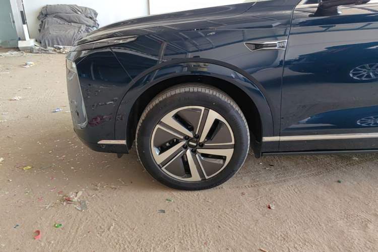 Used Wey Lanshan 2025 Four-Wheel Drive Max Left Front Wheel Hub