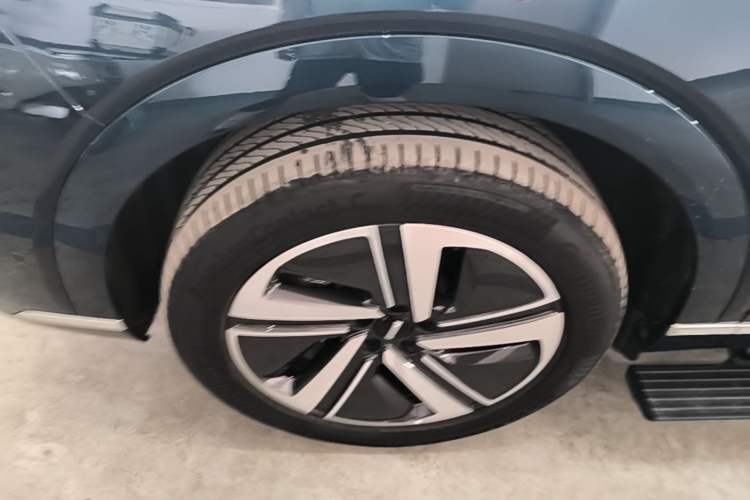 Used Wey Lanshan 2025 Four-Wheel Drive Max Left Front Wheel Hub