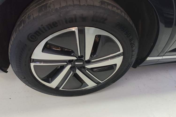 Used Wey Lanshan 2025 Four-Wheel Drive Max Left Front Wheel Hub