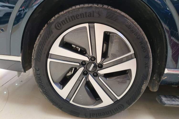 Used Wey Lanshan 2025 Four-Wheel Drive Max Left Front Wheel Hub