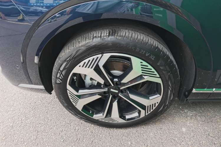 Used Wey Lanshan 2025 Four-Wheel Drive Max Left Front Wheel Hub