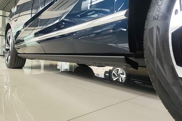 Used Wey Lanshan 2025 Four-Wheel Drive Max Left Side Sill