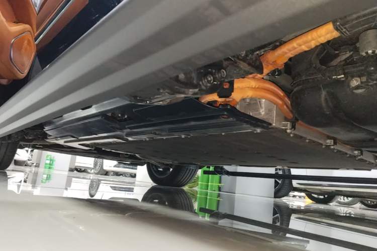 Used Wey Lanshan 2025 Four-Wheel Drive Max Left Side Sill