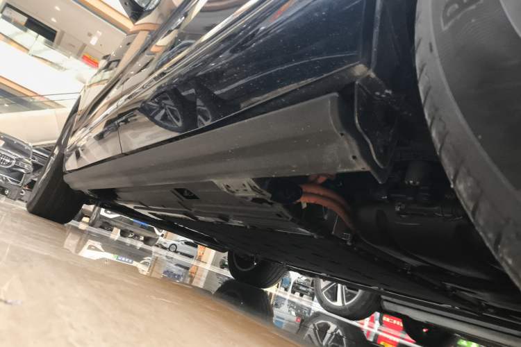 Used Wey Lanshan 2025 Four-Wheel Drive Max Left Side Sill