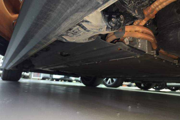 Used Wey Lanshan 2025 Four-Wheel Drive Max Left Side Sill