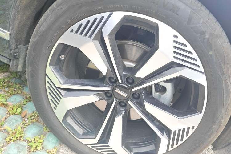 Used Wey Lanshan 2025 Four-Wheel Drive Ultra Right Front Wheel Hub