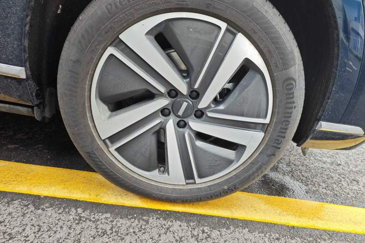 Used Wey Lanshan 2025 Four-Wheel Drive Max Right Front Wheel Hub