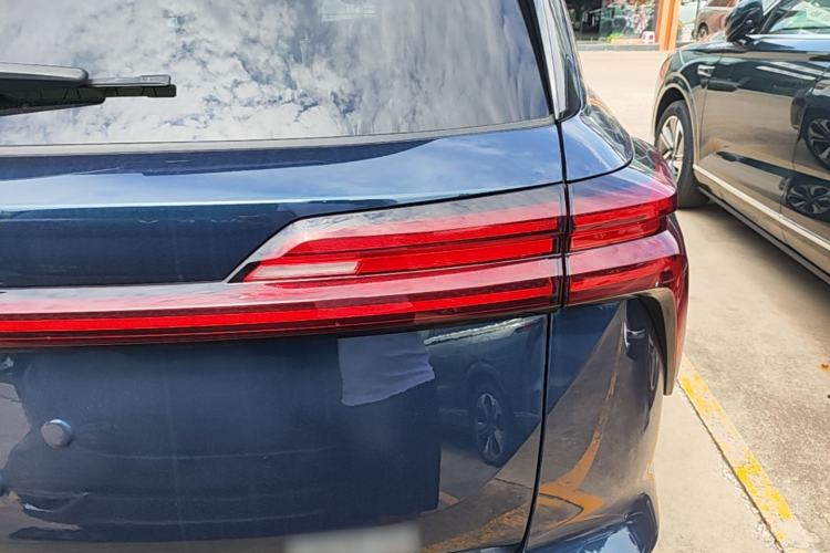 Used Wey Lanshan 2025 Four-Wheel Drive Max Right Rear Taillight