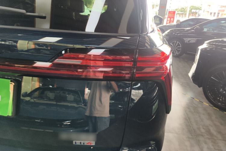 Used Wey Lanshan 2025 Four-Wheel Drive Ultra Right Rear Taillight