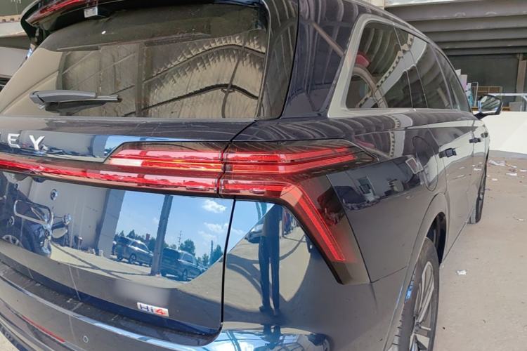 Used Wey Lanshan 2025 Four-Wheel Drive Max Right Rear Taillight