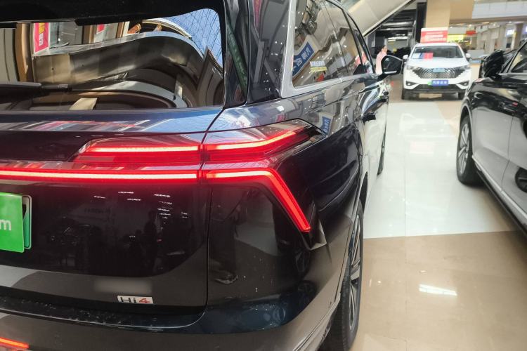 Used Wey Lanshan 2025 Four-Wheel Drive Max Right Rear Taillight