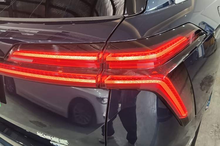 Used Wey Lanshan 2025 Four-Wheel Drive Max Right Rear Taillight