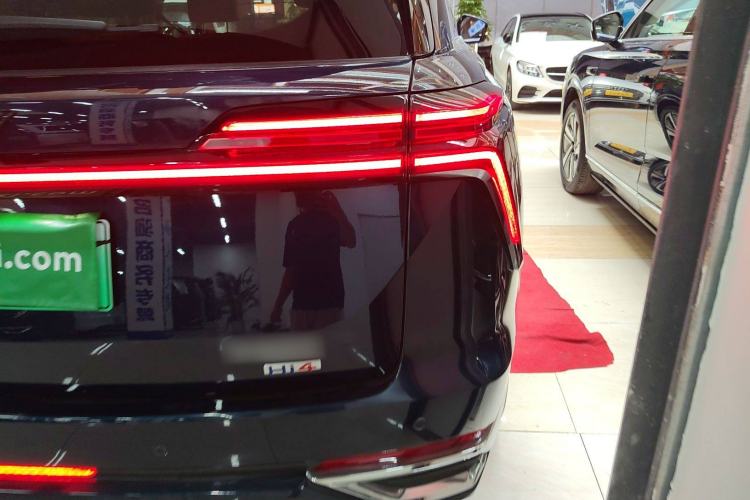 Used Wey Lanshan 2025 Four-Wheel Drive Max Right Rear Taillight