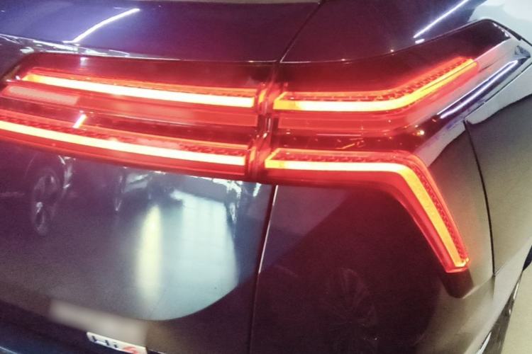 Used Wey Lanshan 2025 Four-Wheel Drive Max Right Rear Taillight