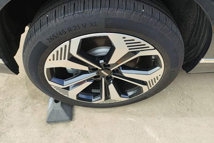 Used Wey Lanshan 2025 Four-Wheel Drive Max Right Rear Wheel Hub