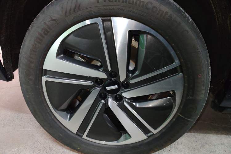 Used Wey Lanshan 2025 Four-Wheel Drive Max Right Rear Wheel Hub