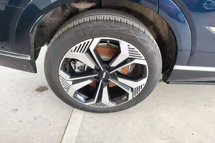 Used Wey Lanshan 2025 Four-Wheel Drive Max Right Rear Wheel Hub