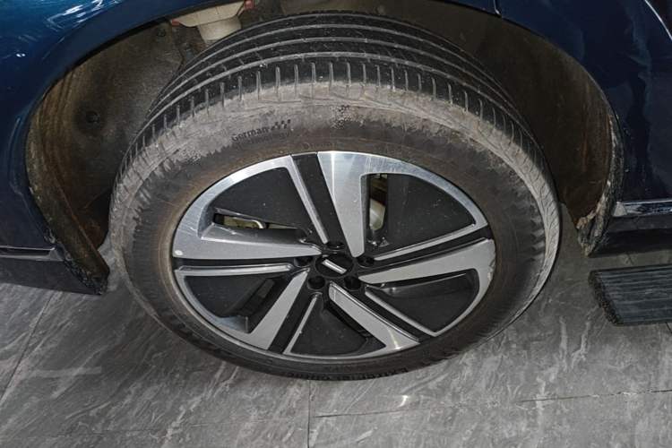 Used Wey Lanshan 2025 Four-Wheel Drive Max Right Rear Wheel Hub