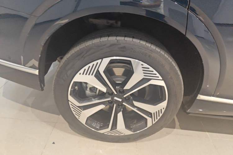 Used Wey Lanshan 2025 Four-Wheel Drive Max Right Rear Wheel Hub