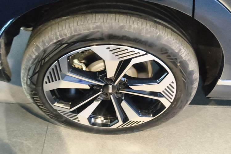 Used Wey Lanshan 2025 Four-Wheel Drive Max Right Rear Wheel Hub