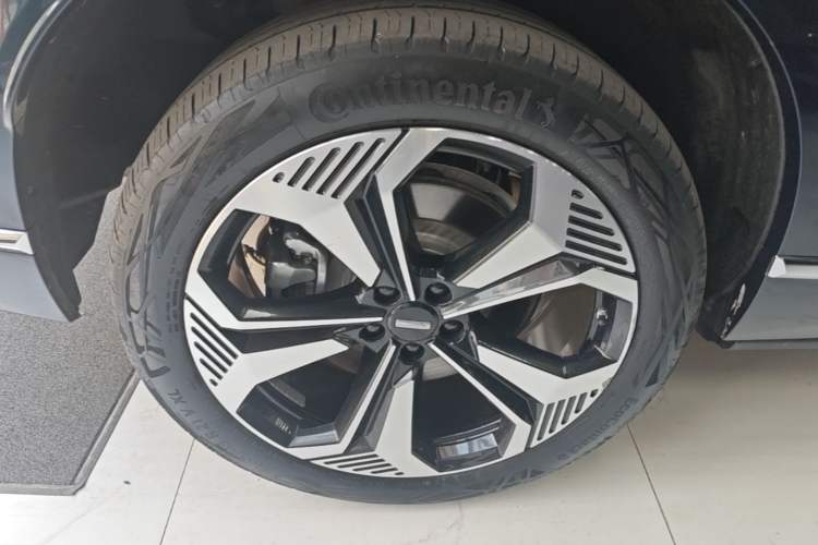 Used Wey Lanshan 2025 Four-Wheel Drive Ultra Right Rear Wheel Hub