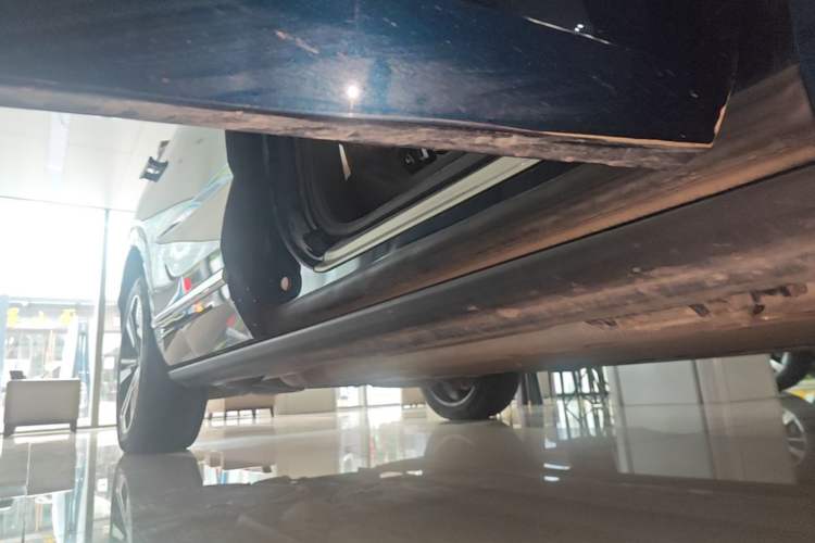 Used Wey Lanshan 2025 Four-Wheel Drive Max Right Side Sill