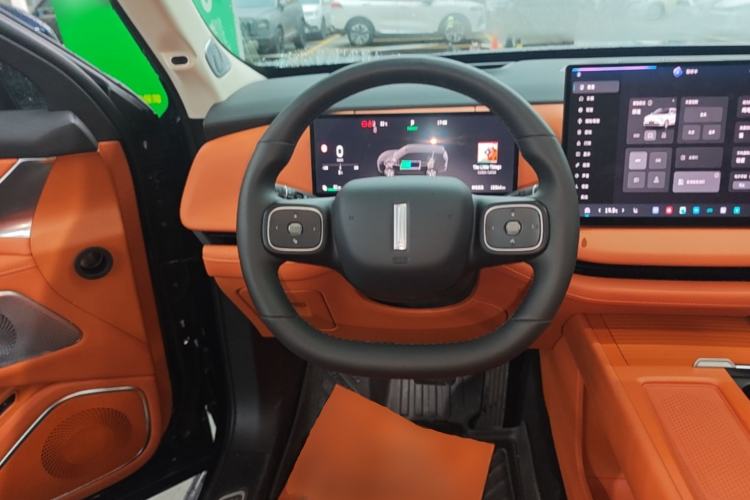 Used Wey Lanshan 2025 Four-Wheel Drive Max Steering Wheel