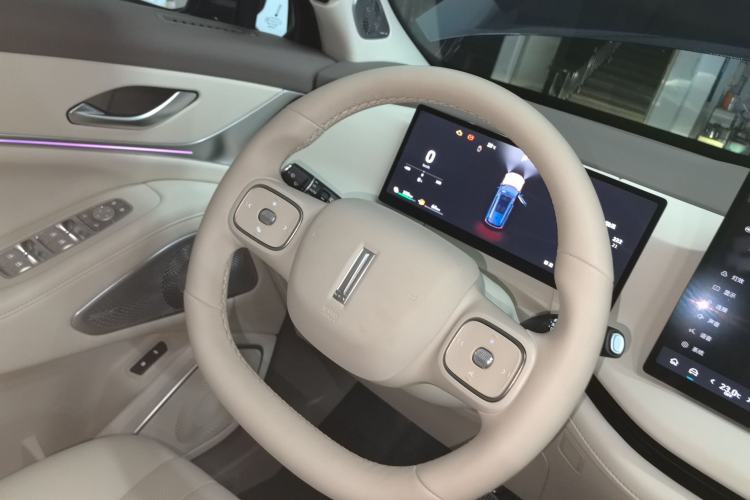 Used Wey Lanshan 2025 Four-Wheel Drive Max Steering Wheel