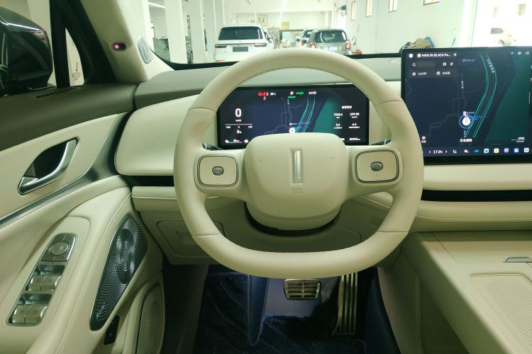 Used Wey Lanshan 2025 Four-Wheel Drive Max Steering Wheel