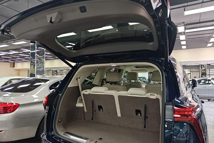 Used Wey Lanshan 2025 Four-Wheel Drive Max Trunk