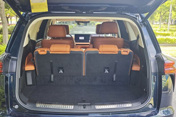 Used Wey Lanshan 2025 Four-Wheel Drive Max Trunk