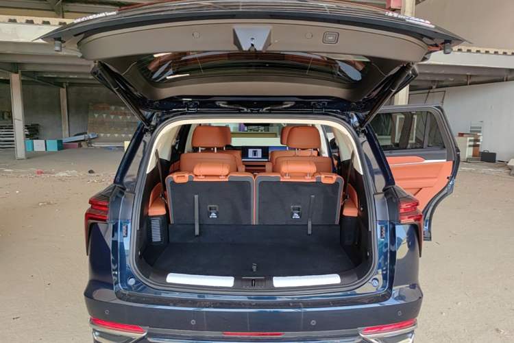 Used Wey Lanshan 2025 Four-Wheel Drive Max Trunk