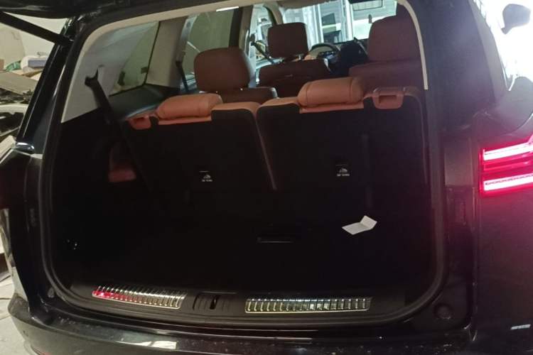Used Wey Lanshan 2025 Four-Wheel Drive Max Trunk