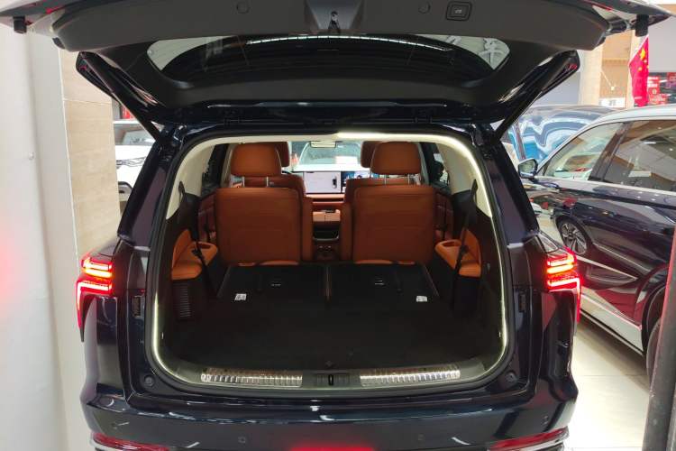 Used Wey Lanshan 2025 Four-Wheel Drive Max Trunk
