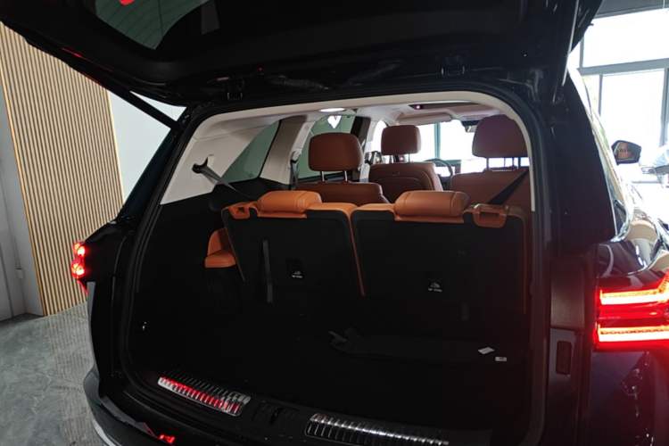 Used Wey Lanshan 2025 Four-Wheel Drive Max Trunk