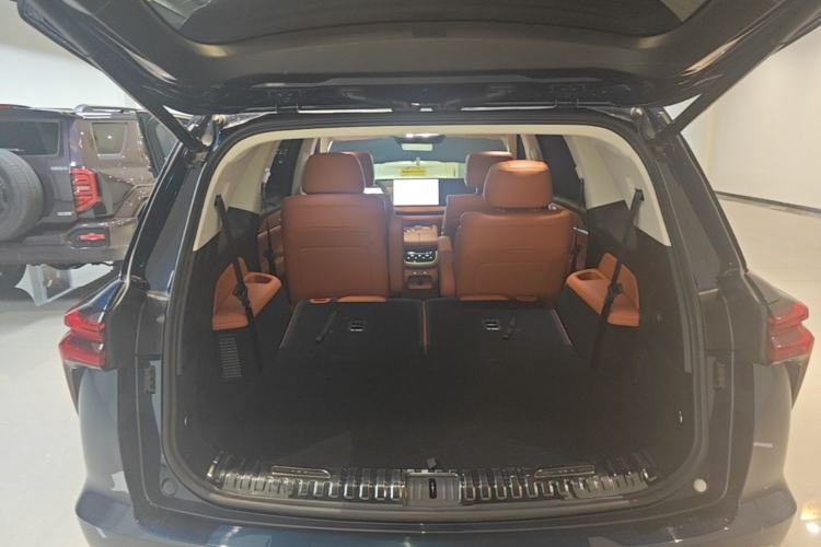 Used Wey Lanshan 2025 Four-Wheel Drive Max Trunk