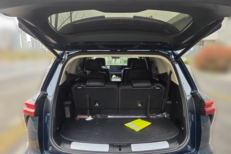 Used Wey Lanshan 2025 Four-Wheel Drive Max Trunk