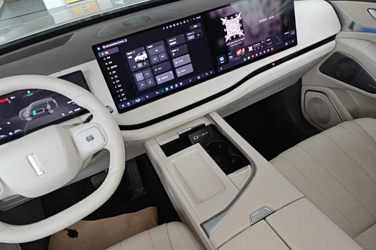 Used Wey Lanshan 2025 Four-Wheel Drive Max Audio And AC Panel