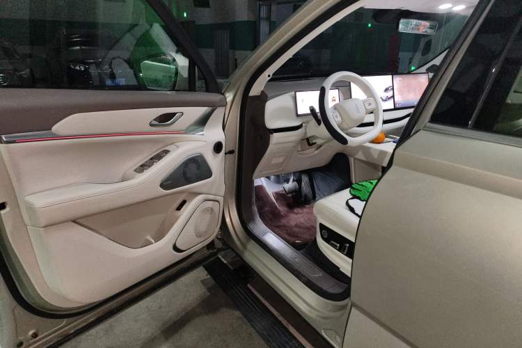 Used Wey Lanshan 2025 Four-Wheel Drive Max Driver Seat