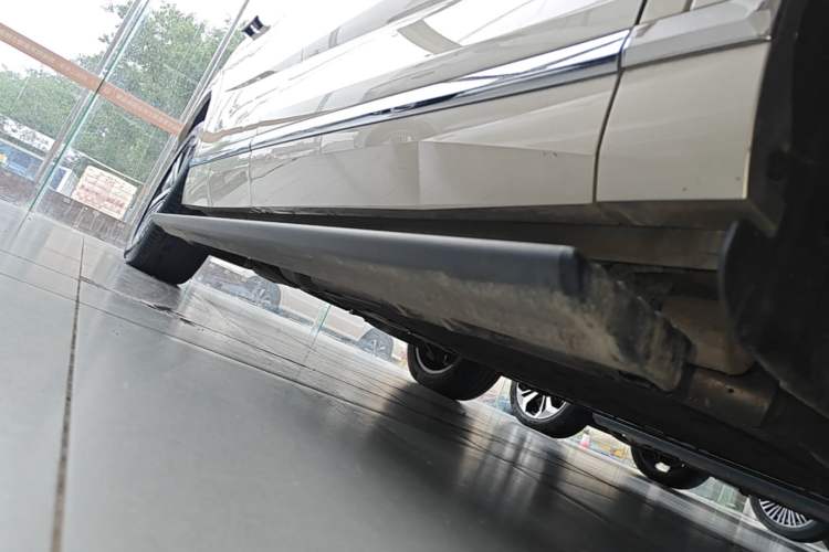Used Wey Lanshan 2025 Four-Wheel Drive Max Right Side Sill