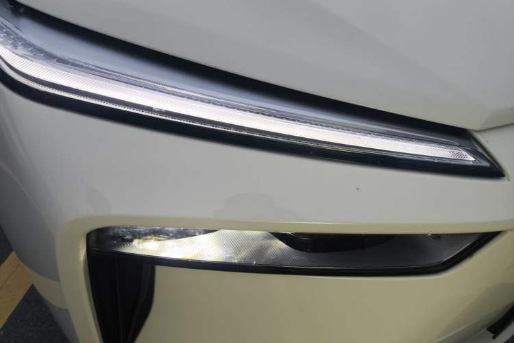 Used Wey Lanshan 2025 Four-Wheel Drive Max Right Front Headlight