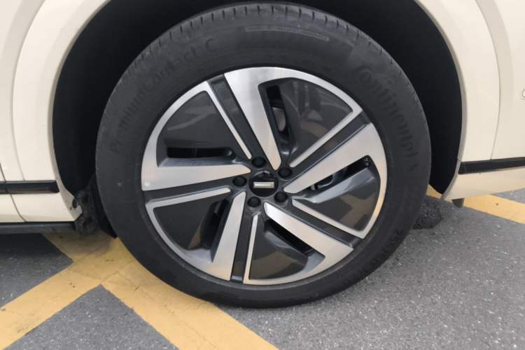 Used Wey Lanshan 2025 Four-Wheel Drive Max Right Front Wheel Hub