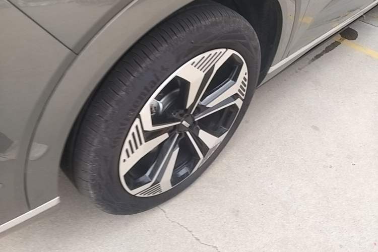 Used Wey Lanshan 2025 Four-Wheel Drive Ultra Left Front Wheel Hub