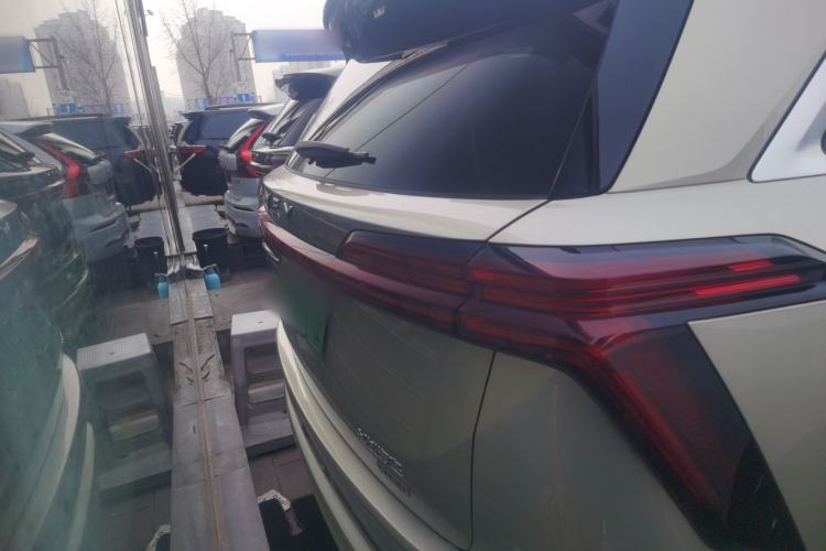 Used Wey Lanshan 2025 Four-Wheel Drive Max Rear