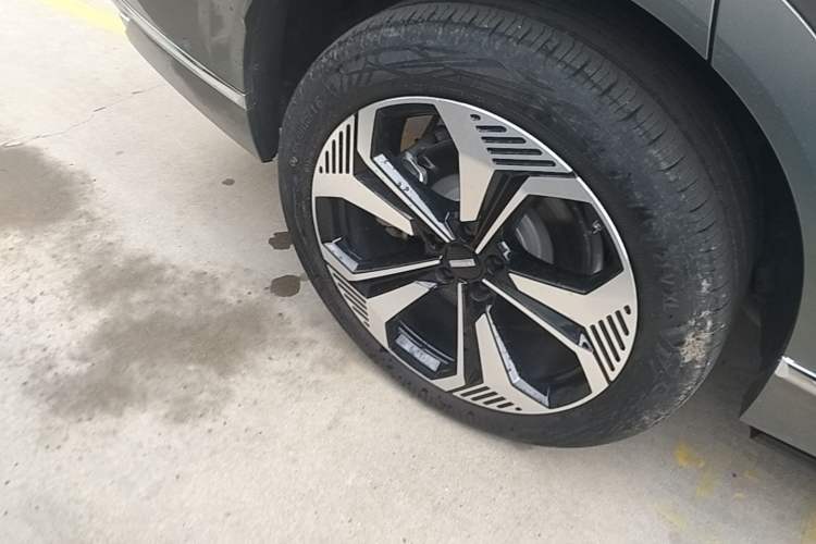 Used Wey Lanshan 2025 Four-Wheel Drive Ultra Right Rear Wheel Hub