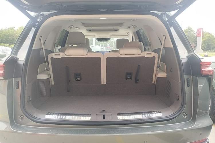 Used Wey Lanshan 2025 Four-Wheel Drive Ultra Trunk