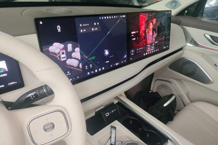 Used Wey Lanshan 2025 Four-Wheel Drive Max Audio And AC Panel