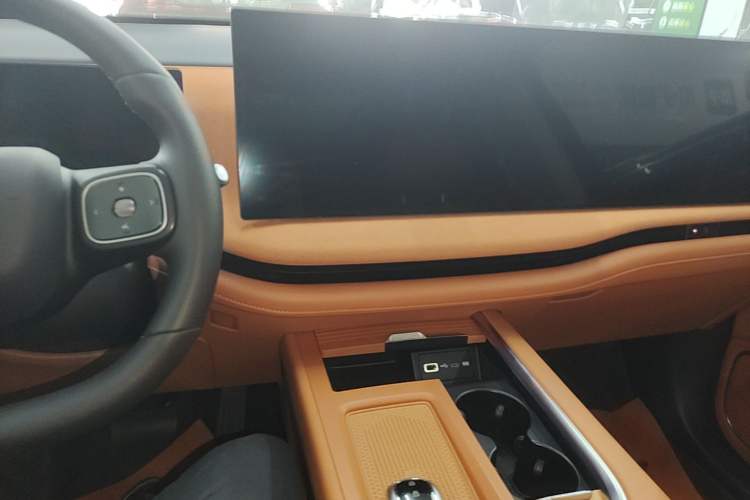 Used Wey Lanshan 2025 Four-Wheel Drive Ultra Audio And AC Panel