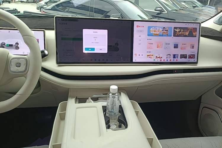 Used Wey Lanshan 2025 Four-Wheel Drive Max Audio And AC Panel