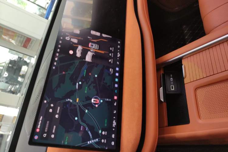 Used Wey Lanshan 2025 Four-Wheel Drive Ultra Audio And AC Panel